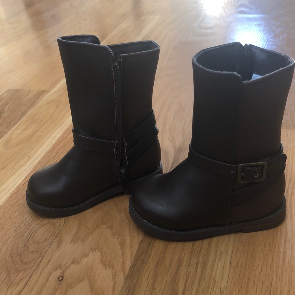 Toddler brown boots